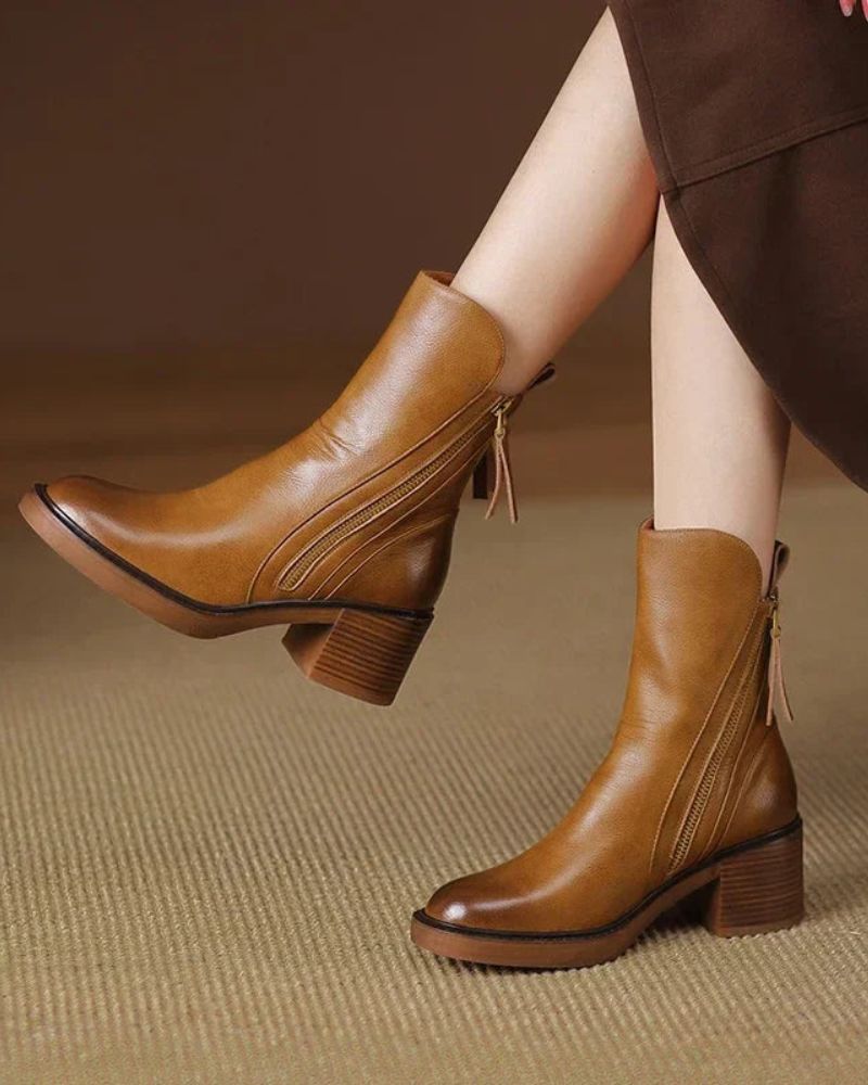 Lilith | Schwarzer Lederstiefel mit bequemem Absatz, elegant und zeitlos