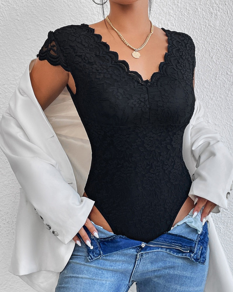 Rina | Sexy Tiefem V-Ausschnitt Spitze Bodysuit Kurzen Ärmeln Einteilig Body Shaper