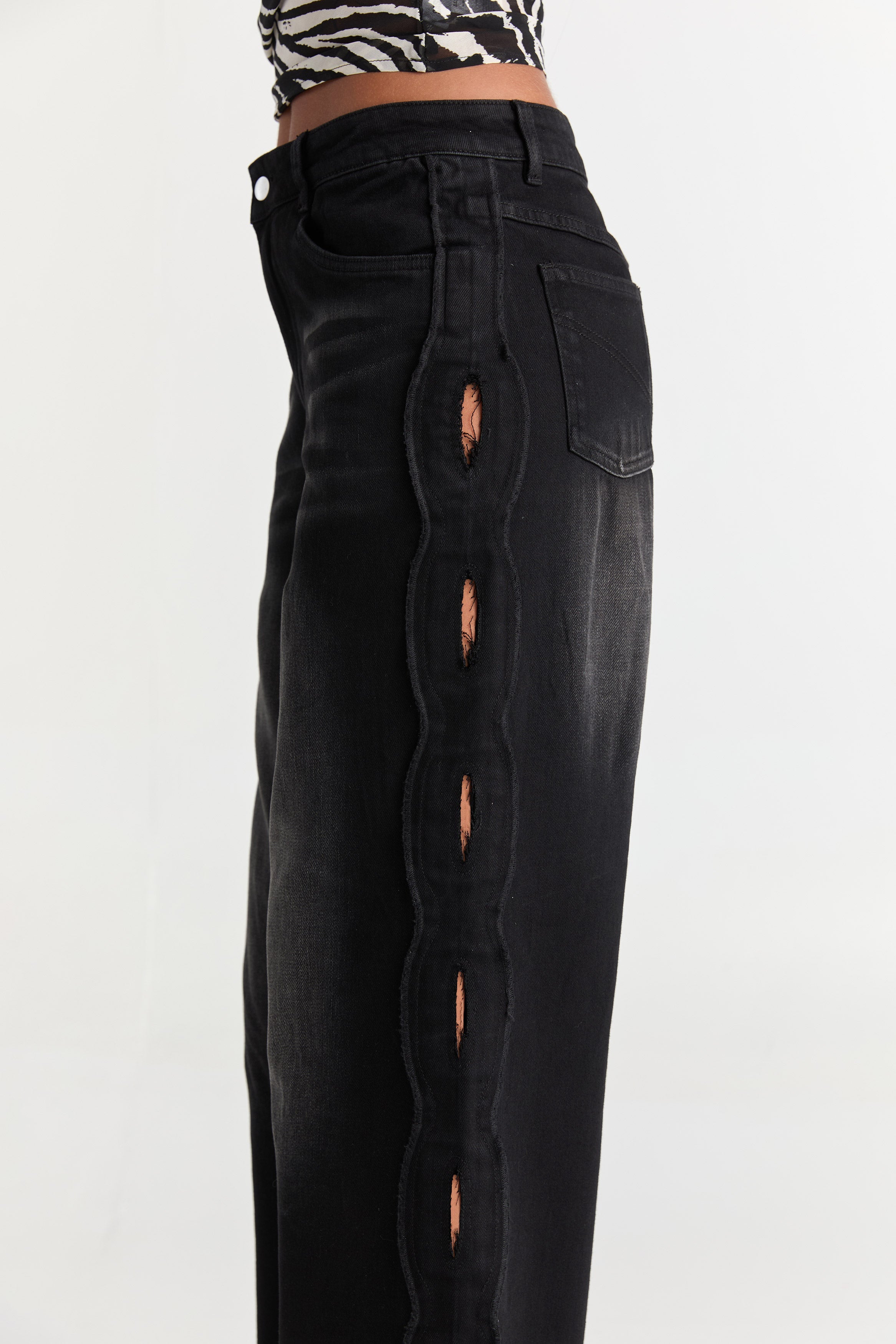 Cairo | Jean in gewaschenem Schwarz – Lässiger Chic!