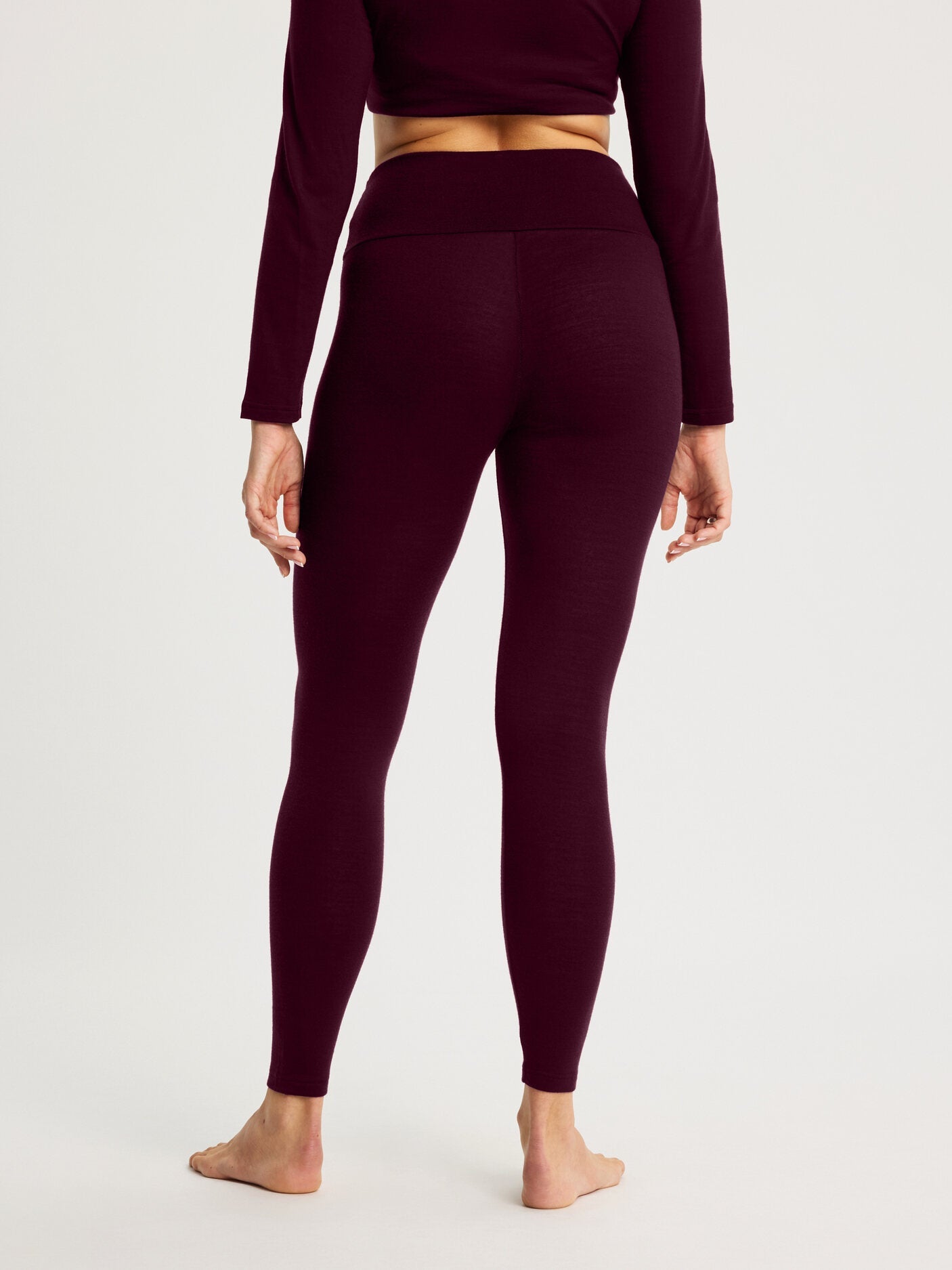Karlee | Burgunder Merino Langstrumpfhose - Elegantes Winteroutfit für Frauen