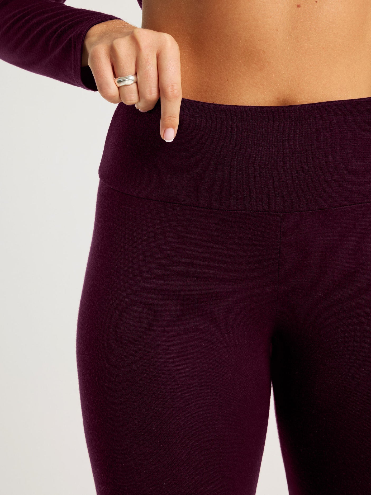 Karlee | Burgunder Merino Langstrumpfhose - Elegantes Winteroutfit für Frauen