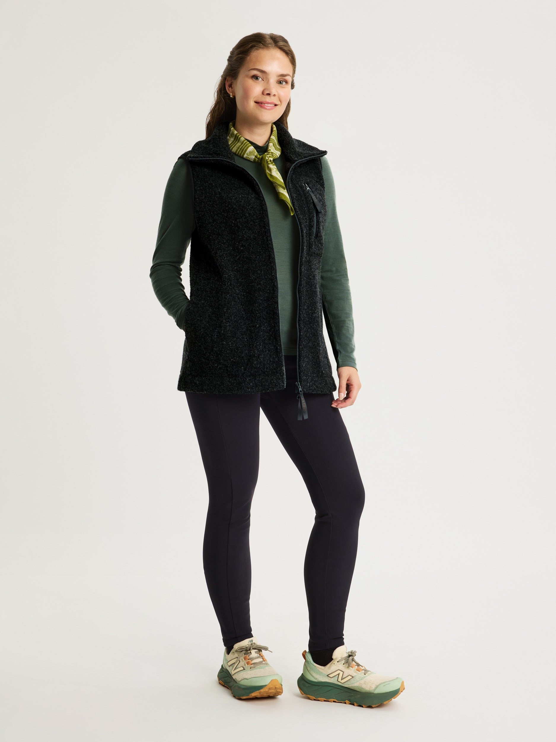 Linda | Woll-Fleece Weste Damen Schwarz - Fashion Trends & Outfit Inspirationen Winter