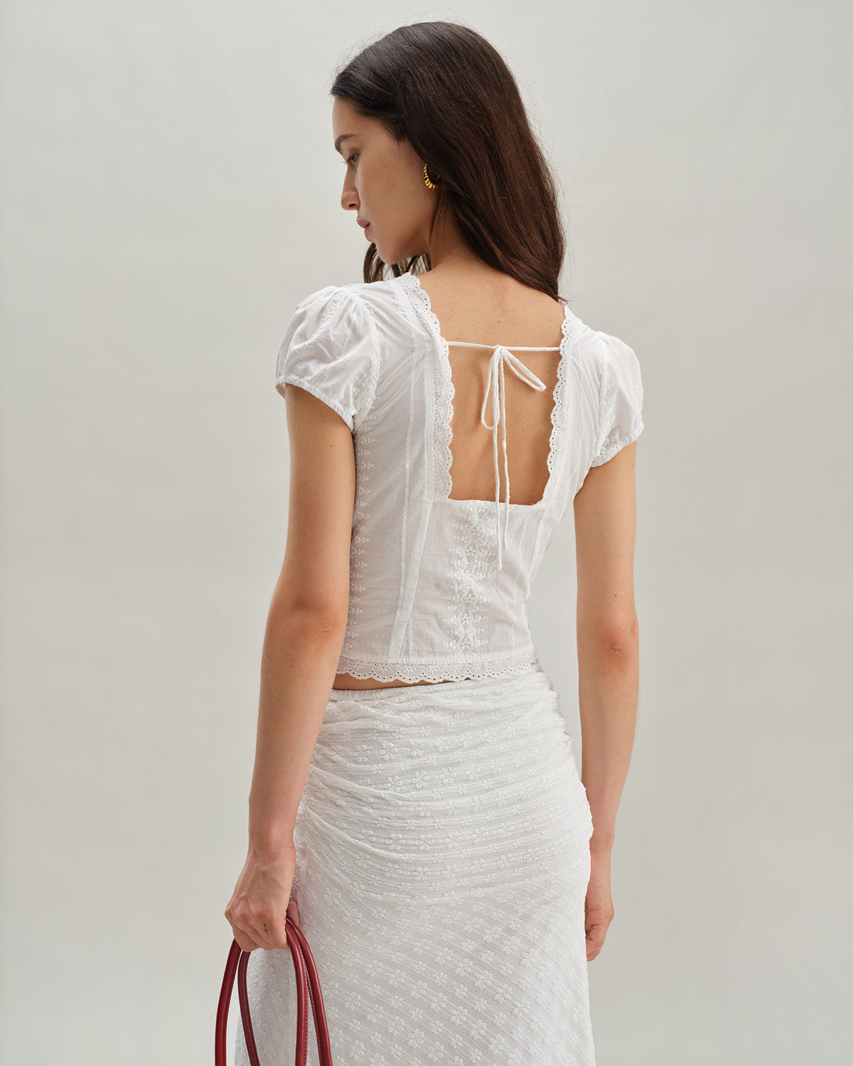 Chanel | Weiße Bluse mit strukturiertem Stoff und kurzen Ärmeln