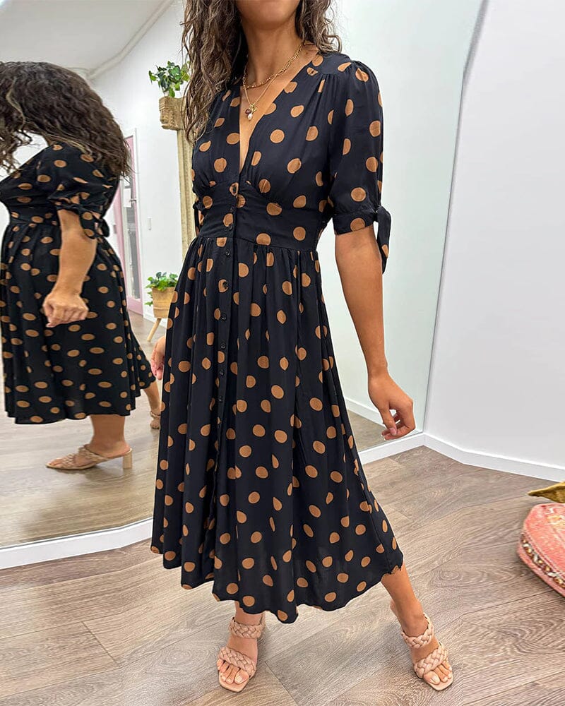 Millie | Kleid mit Punkten und tiefem V-Ausschnitt