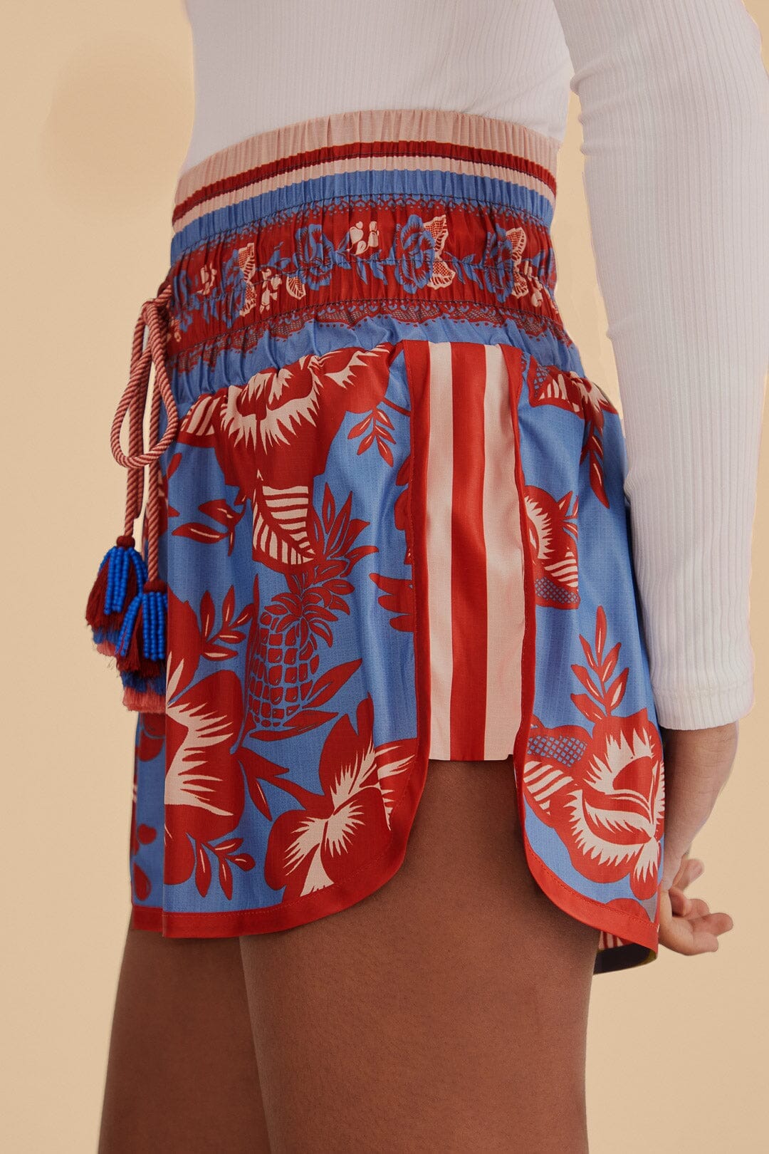 Legend | Blaue Spitzengarten-Nylon-Shorts