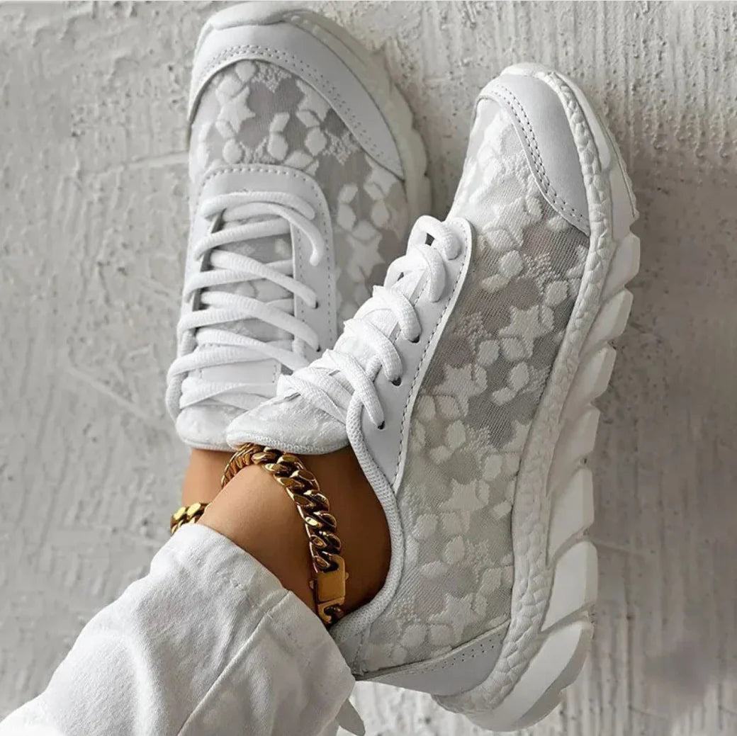 Mariana | Atmungsaktive, geschnürte Sneaker mit Rundkappe