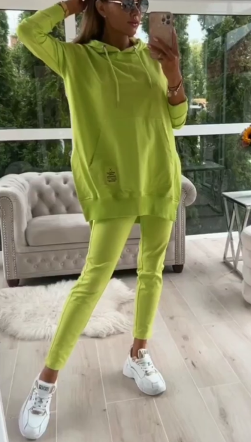 Amosa | Zweiteiliges Damen-Set in uni mit Kapuze und gefütterten Leggings