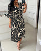 Catty |  V-ausgeschnittener Taillendruck bedrucktes Kleid