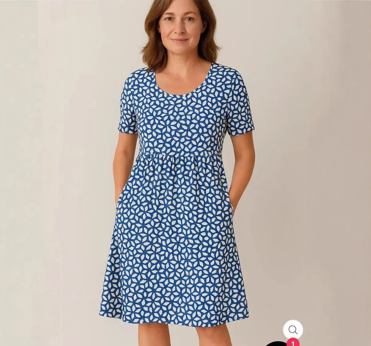 Caroline | Stilvolles und lässiges Blumenkleid mit Taschen