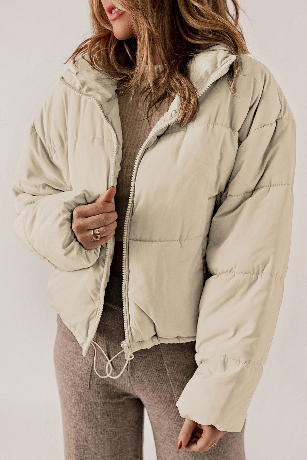 EMMA | Winterkomfort Deluxe: Der Perfekte Puffer für Style und Wärme