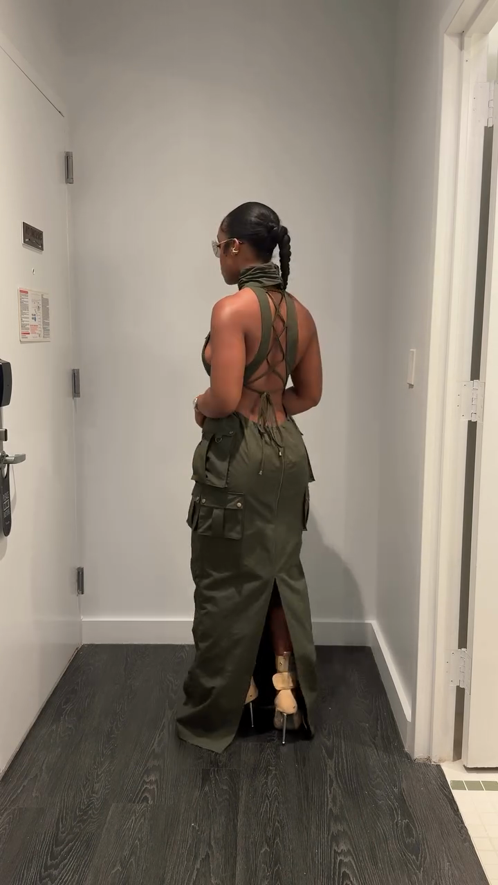 Jordan | Olivgrünes ärmelloses Maxikleid mit hohem Ausschnitt