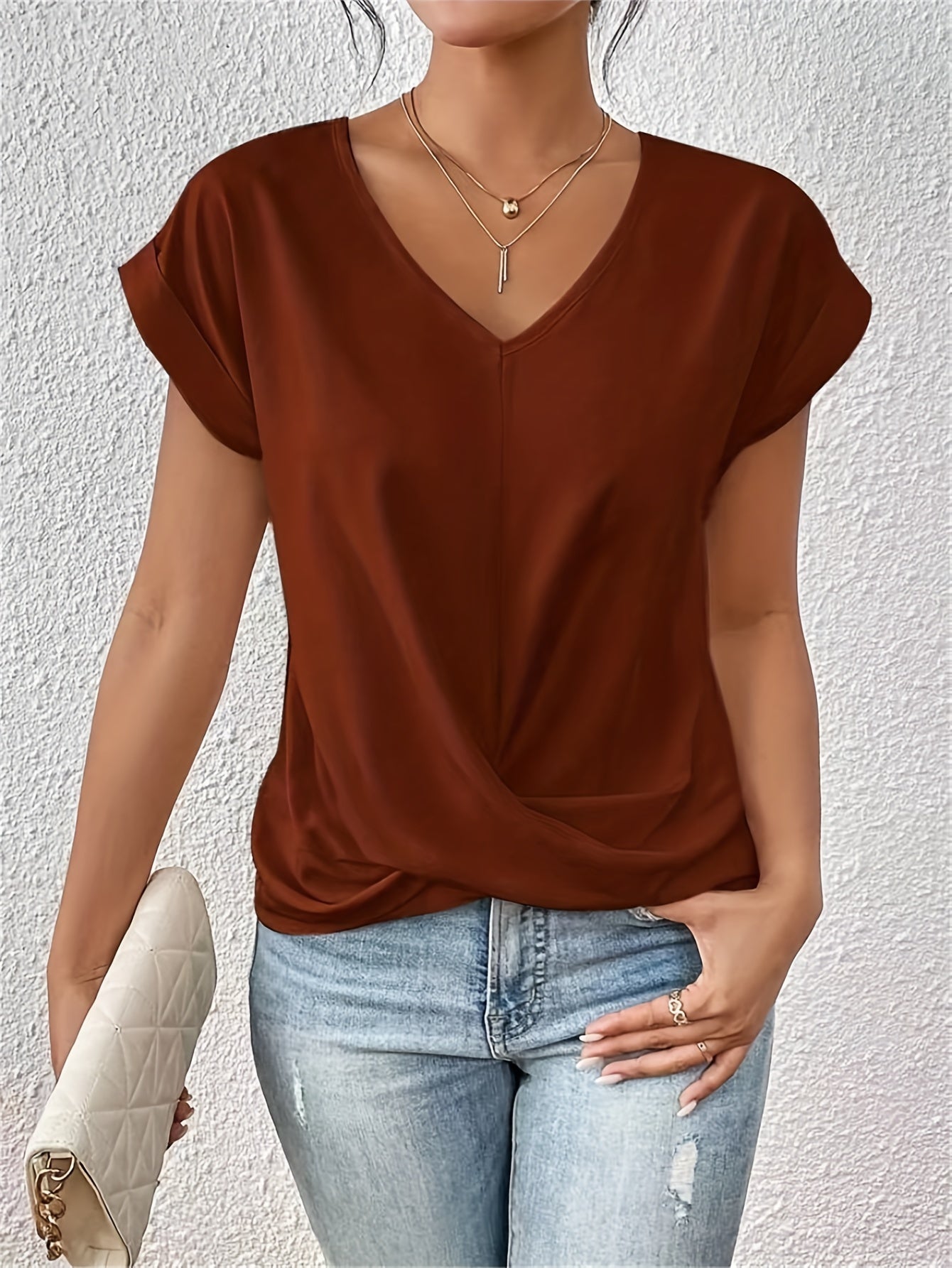Cleo | Charmantes lässiges T-Shirt mit Herzausschnitt