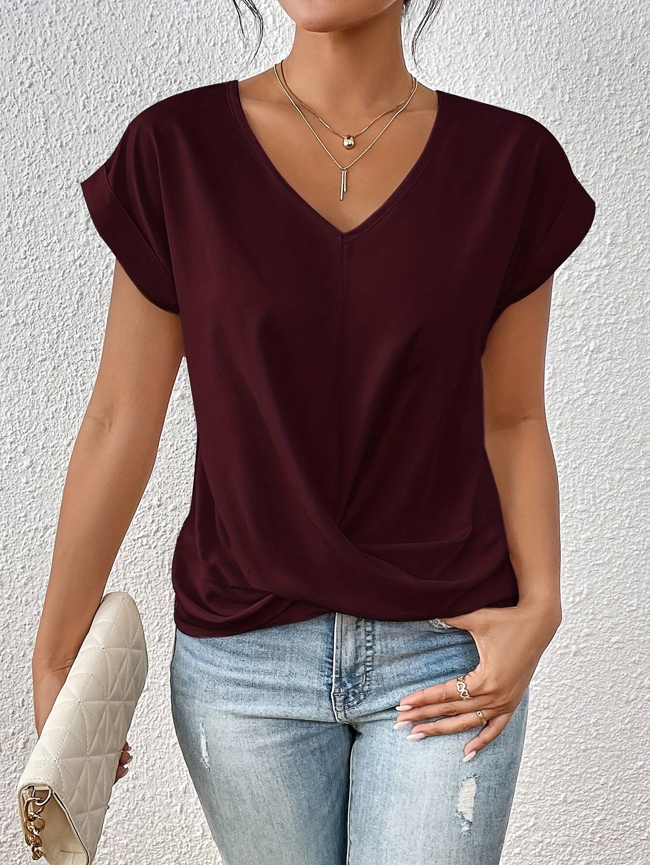 Cleo | Charmantes lässiges T-Shirt mit Herzausschnitt