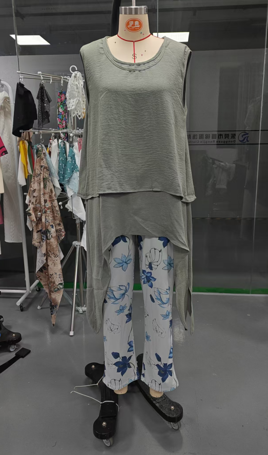 Heath | Zweiteiliges Set für Damen: ärmelloses Oberteil und bedruckte Hose