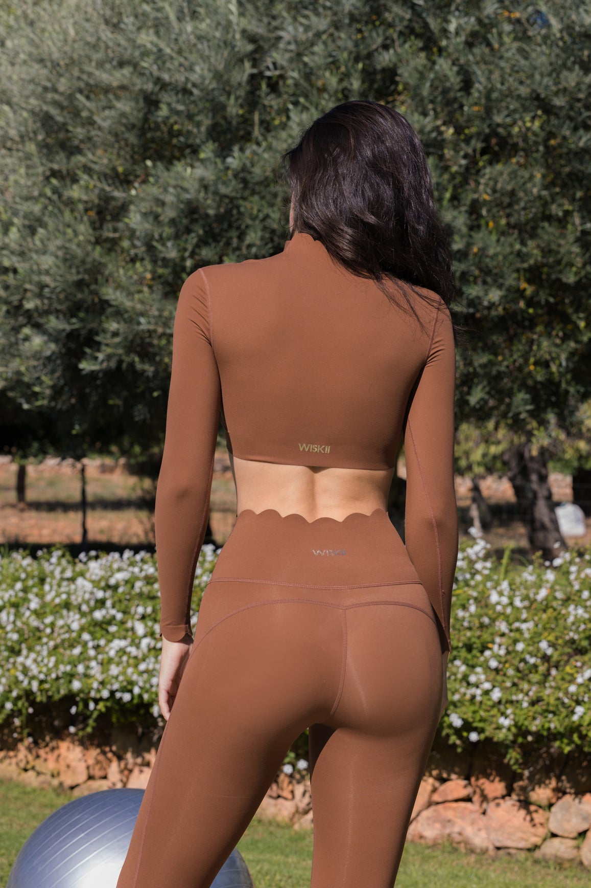 Lena | Elegantes Langarmoberteil mit Jakobsmuschelverzierung