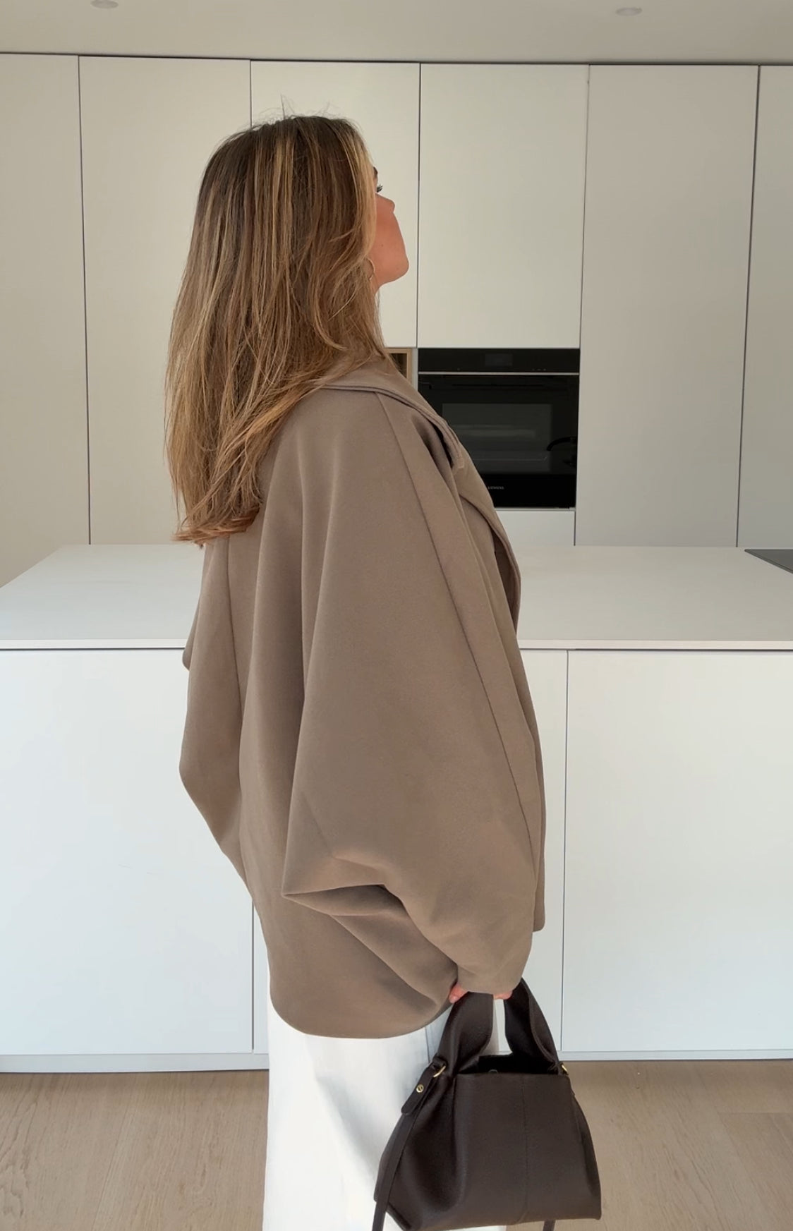 Mallory | Übergroße Jacke Zimt - Perfektes Winteroutfit für Frauen & Trendy Halloween Costumes