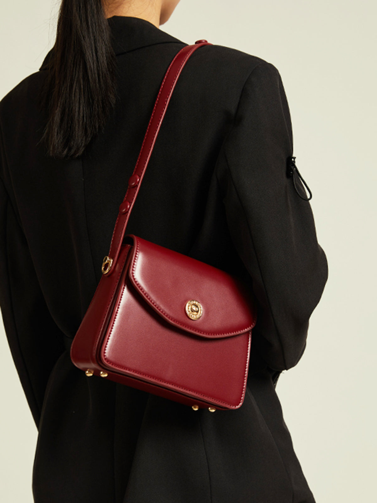 Eleganz und Funktionalität | Always In Love Umhängetasche