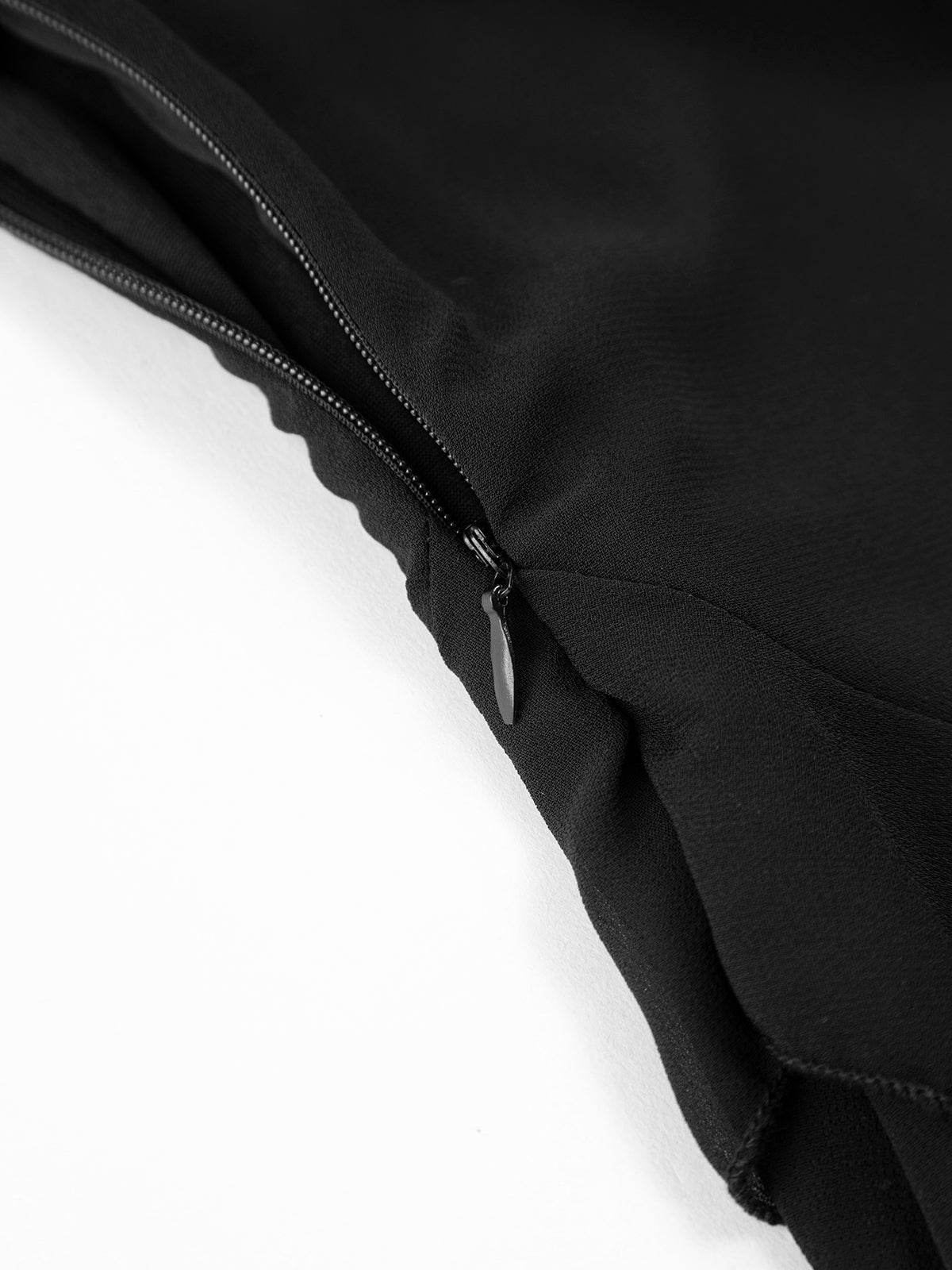 Luisa | Elegantes Rüschendress mit Reißverschluss