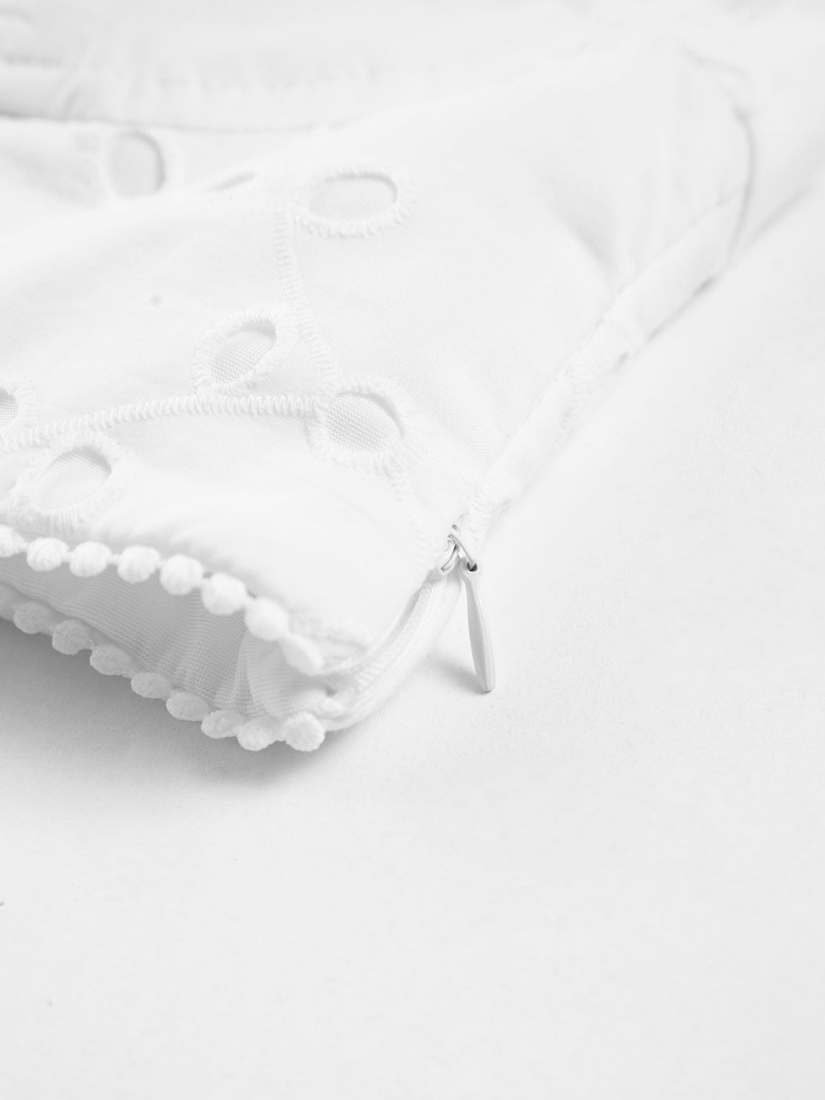 Leonie | Baumwoll-Eyelet Crop Top mit Reißverschluss