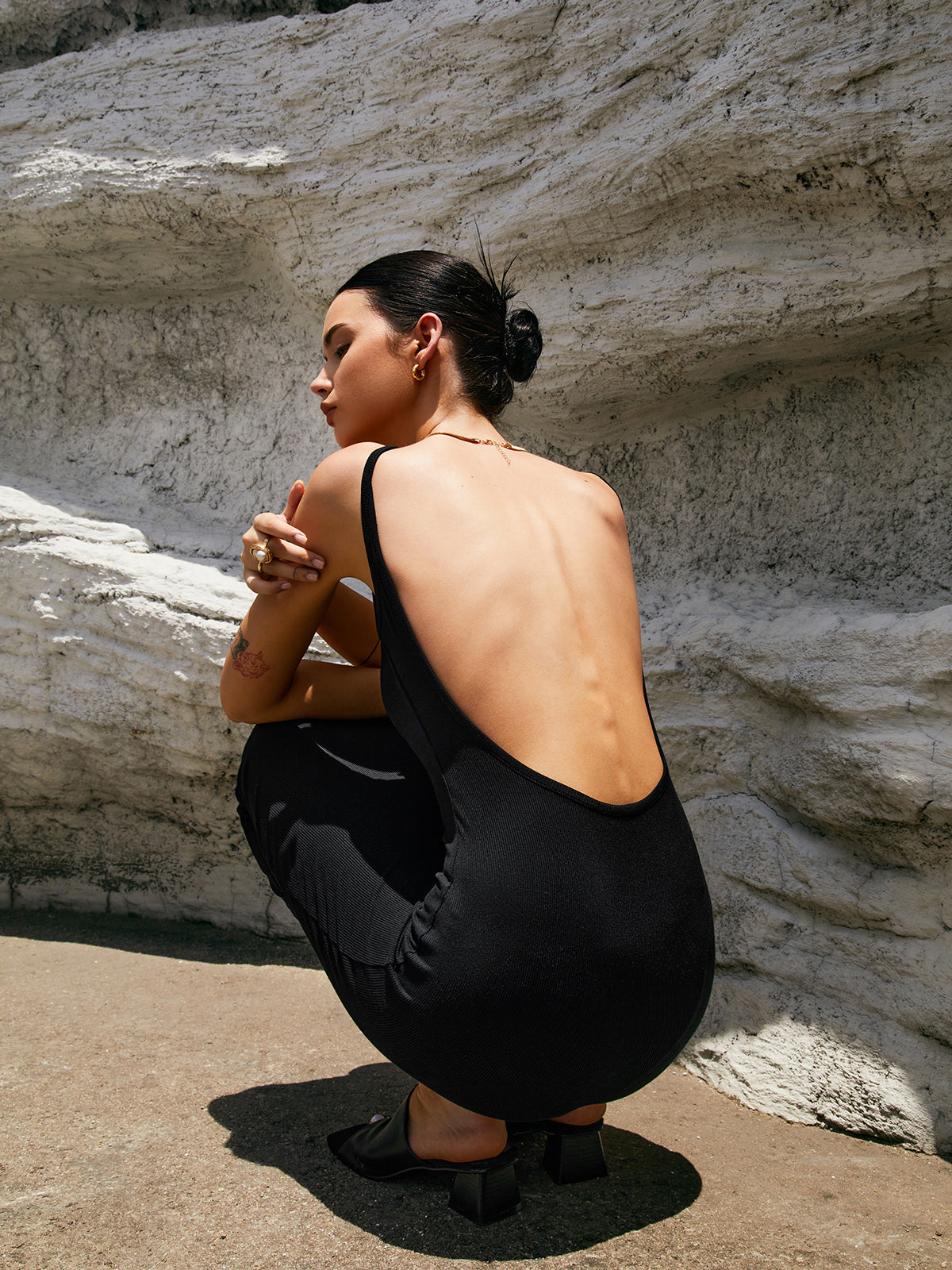 Clara | Elegantes Midikleid mit offenem Rücken