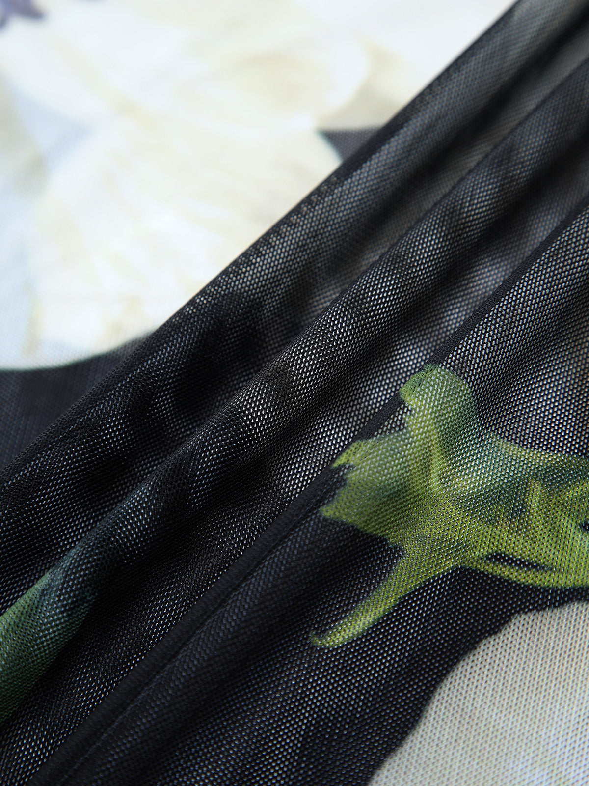 Gardenia | Verspieltes Midikleid mit Floral Mesh und Rüsche