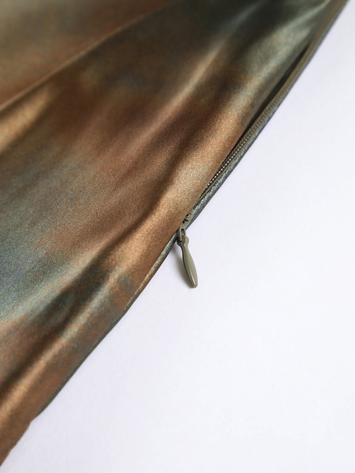 Eleganz erleben | Neptun Satin Langes Kleid mit offenem Rücken