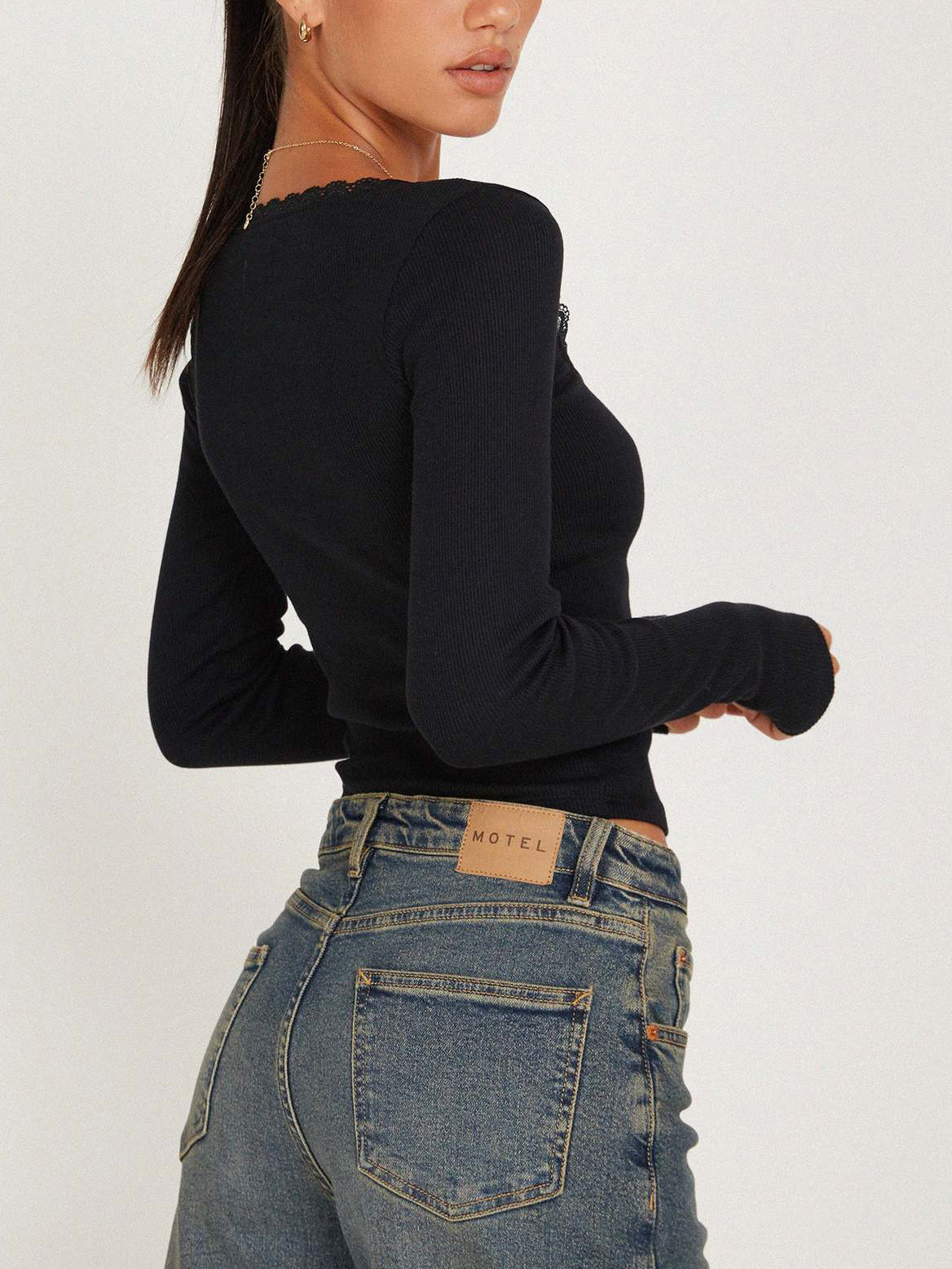 Clara | Elegantes Langärmeliges Crop-Top mit Spitzenbesatz