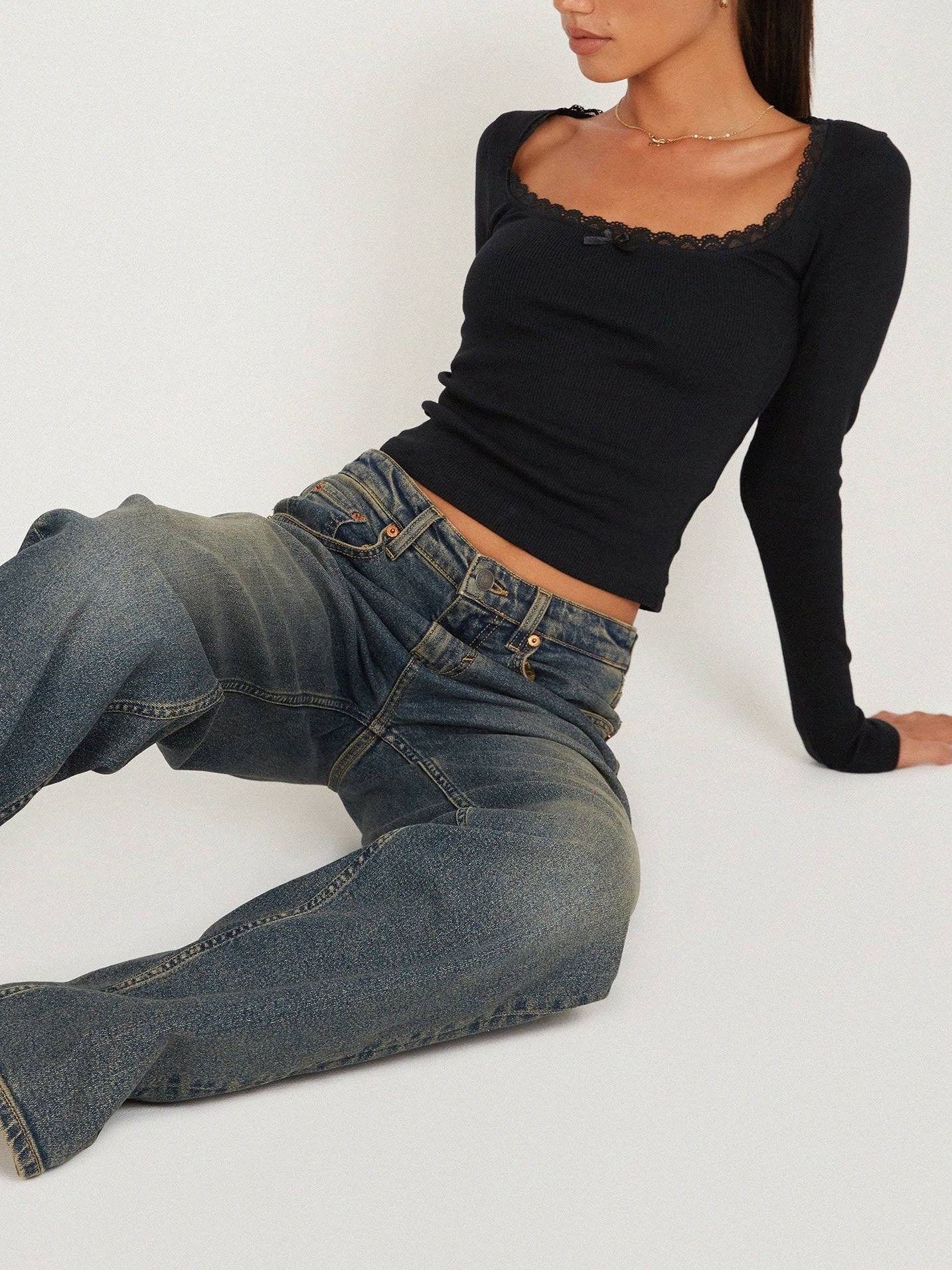 Clara | Elegantes Langärmeliges Crop-Top mit Spitzenbesatz