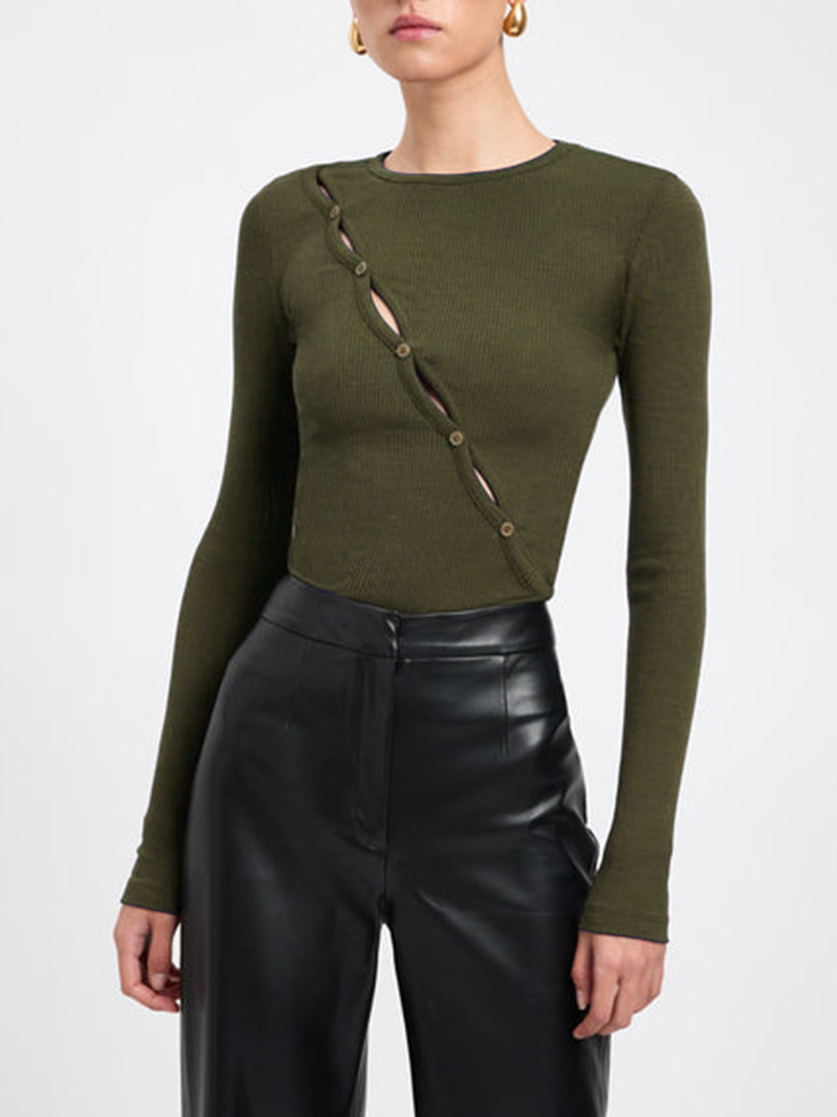 Lenka | Diagonal geknöpftes Schlüsselloch-Top mit langen Ärmeln