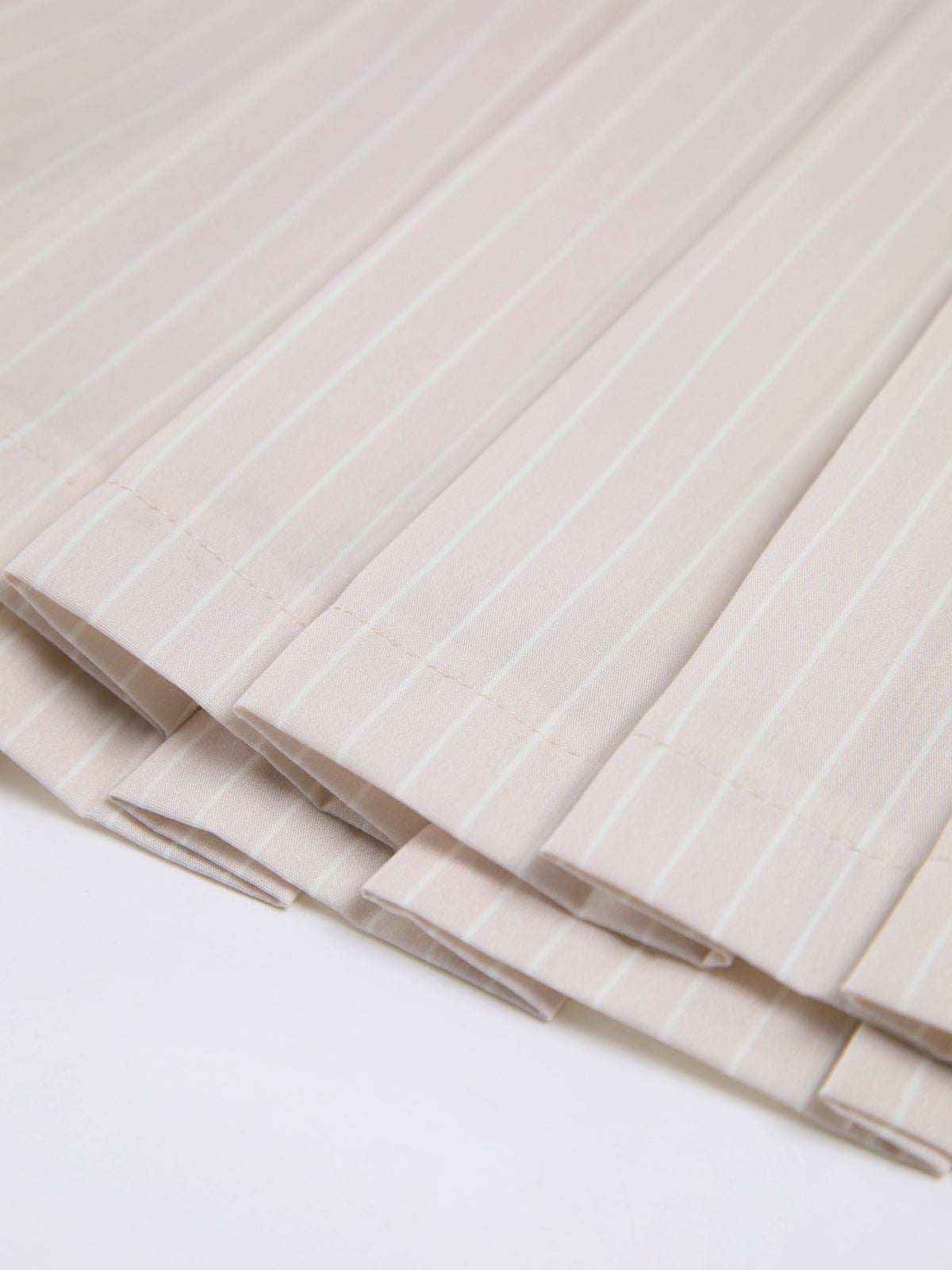 Marie | Elegantes Kurzkleid mit Nadelstreifen und Kellerfalte