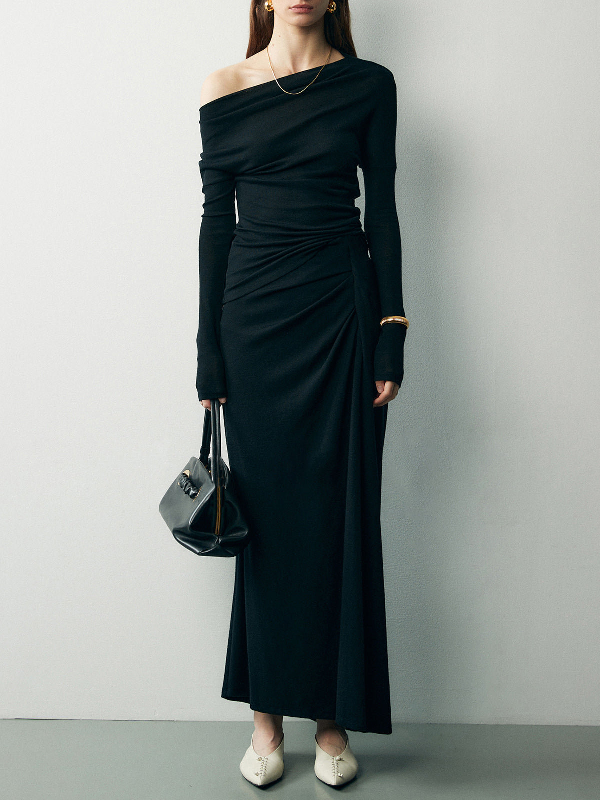 Clara | Asymmetrisches schulterfreies gerafftes Rockset