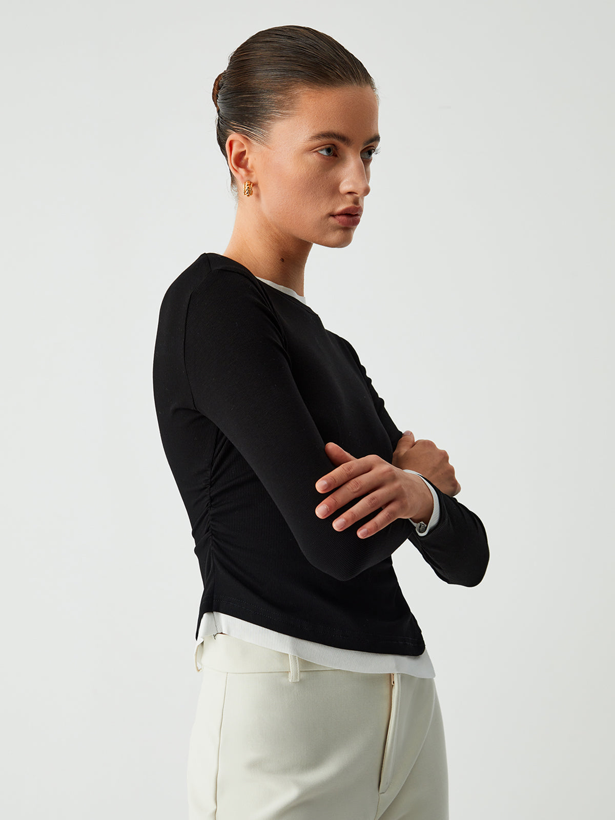 Emilia | Trendiges Langarmhemd mit asymmetrischem Saum und Kontrastbesatz