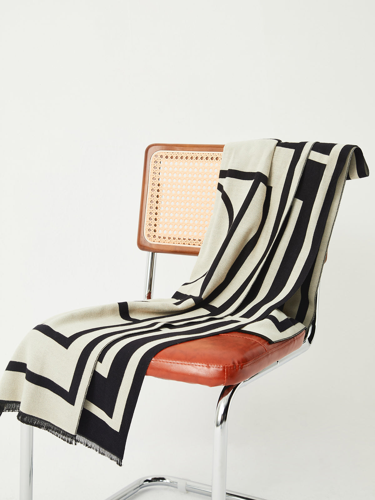 Juliane | Geometrisch gemusterter Wollmix Schal