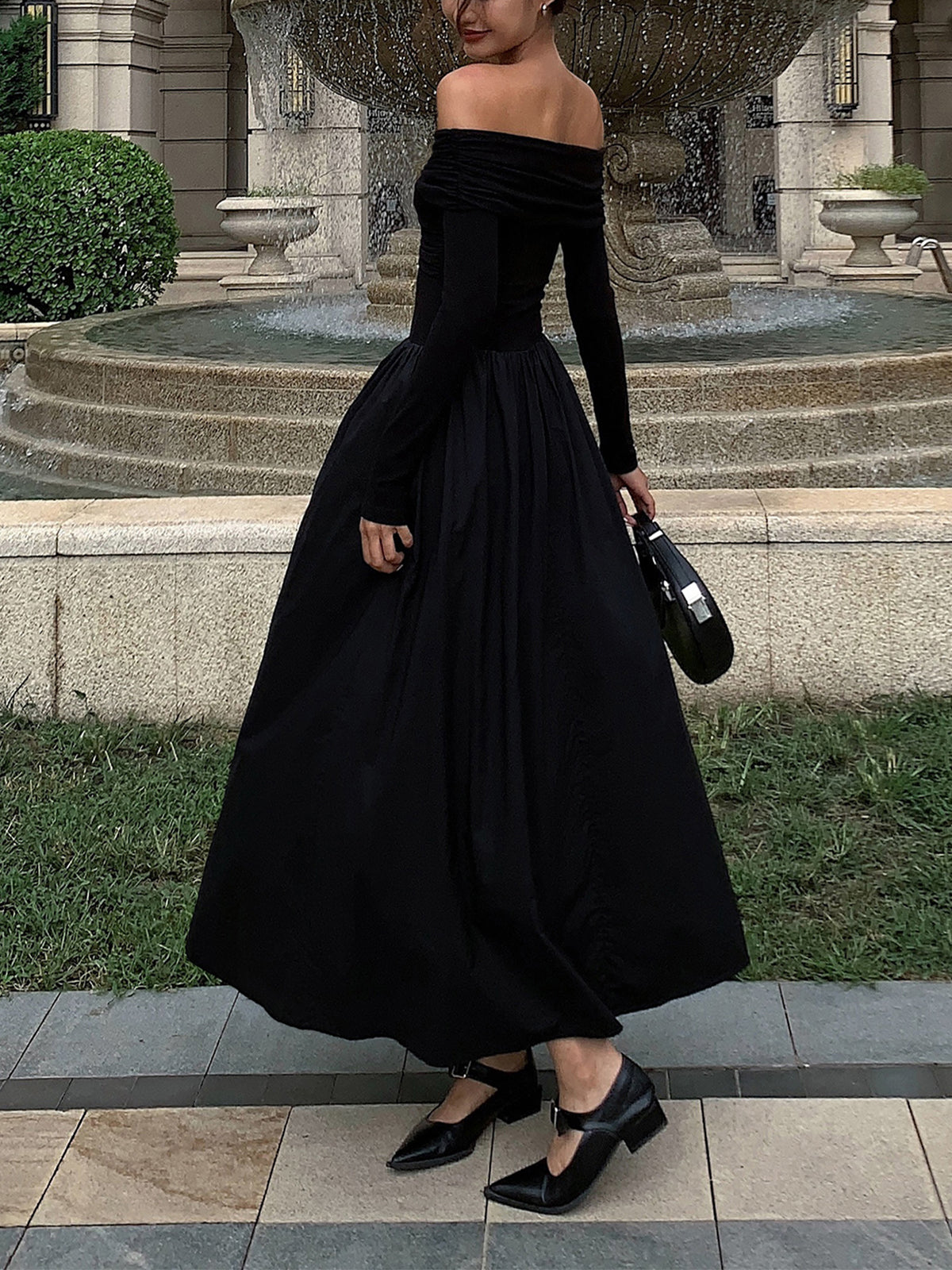 Charlotte | Stilvolles schulterfreies Maxikleid mit gekreuzten Schultern