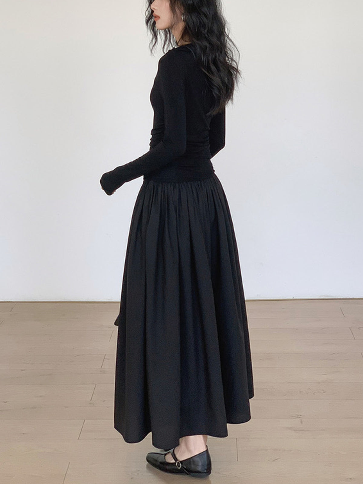 Emilia | Elegantes langärmeliges Midikleid mit plissiertem Patchwork-Strick