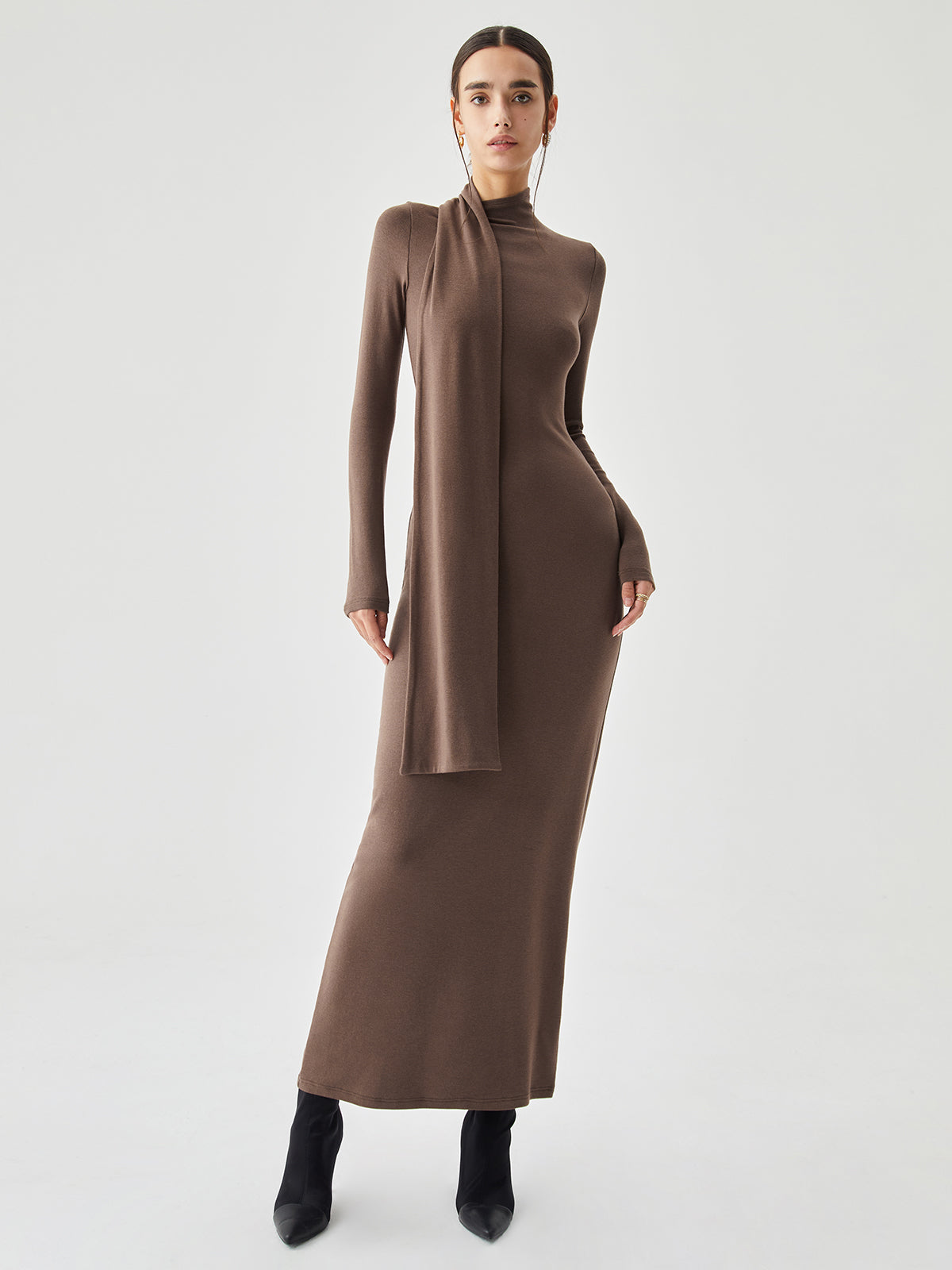 Clara | Elegantes Bodycon-Kleid mit Schal und hohem Halsausschnitt