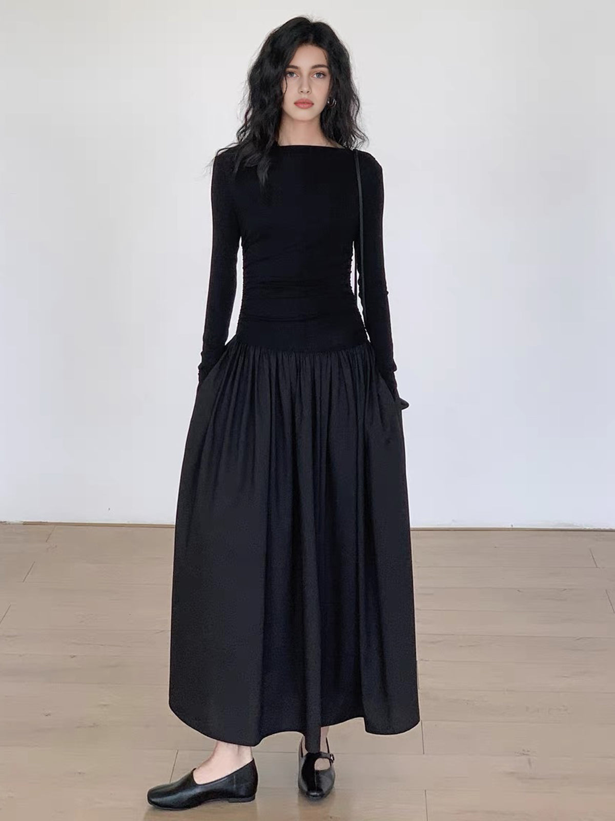 Emilia | Elegantes langärmeliges Midikleid mit plissiertem Patchwork-Strick