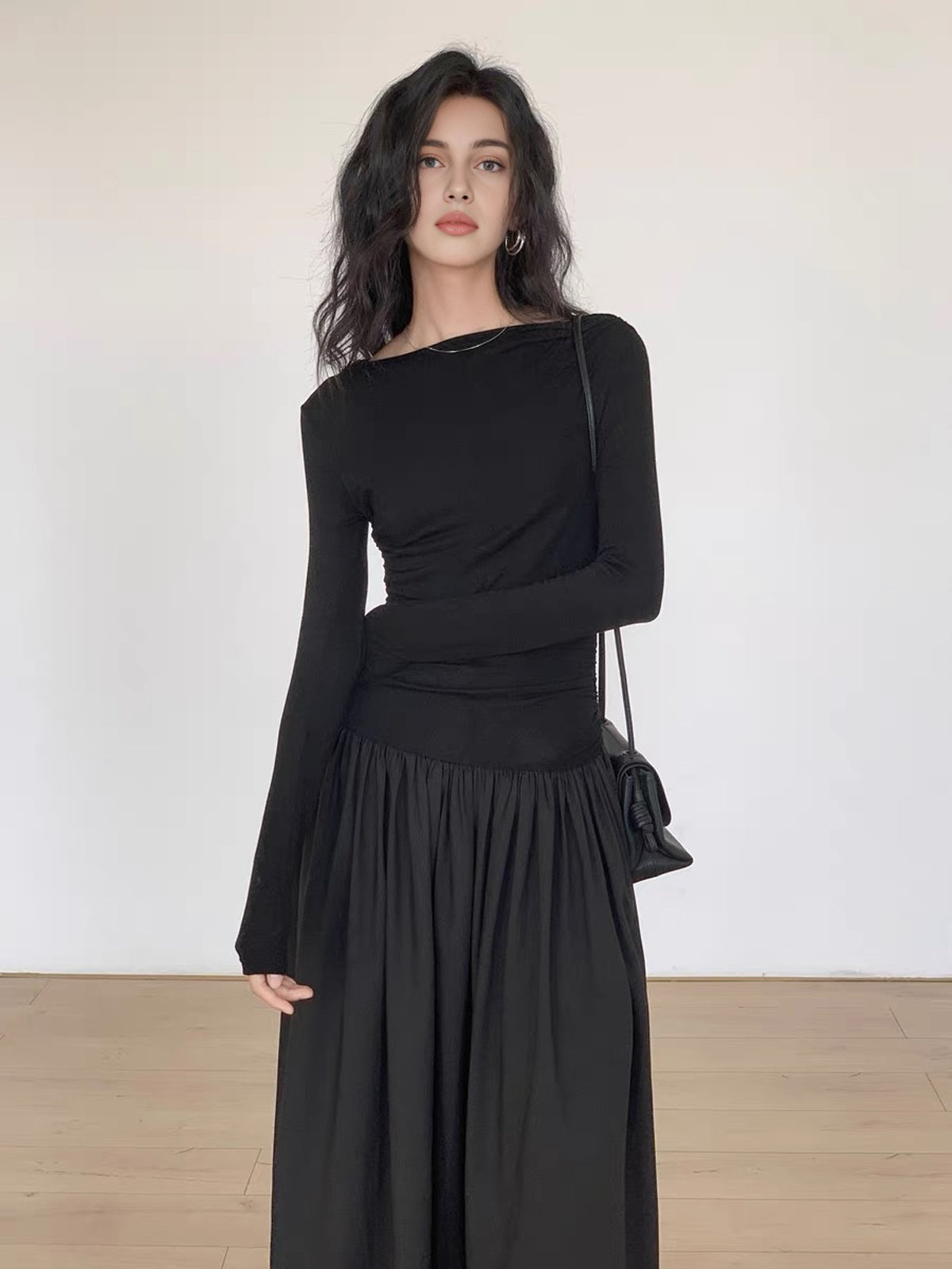 Emilia | Elegantes langärmeliges Midikleid mit plissiertem Patchwork-Strick