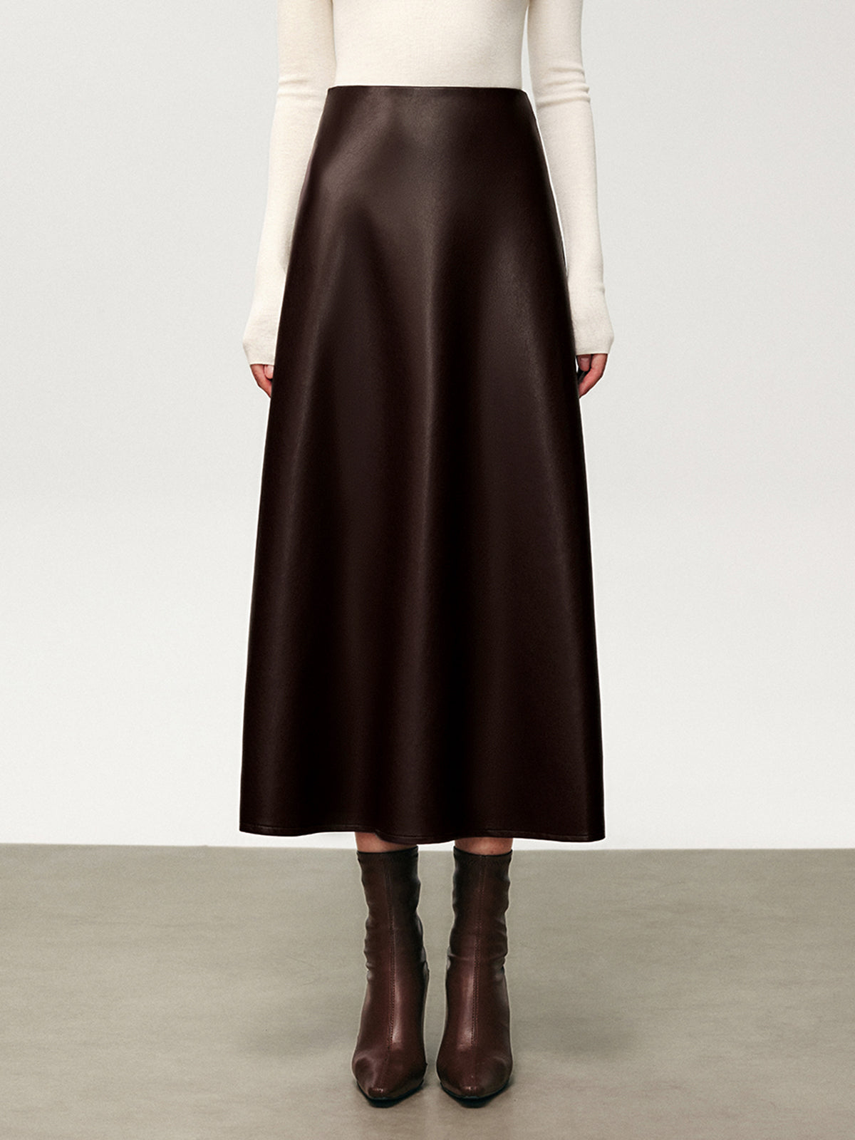 Lena | Eleganter Midirock aus plissiertem Kunstleder