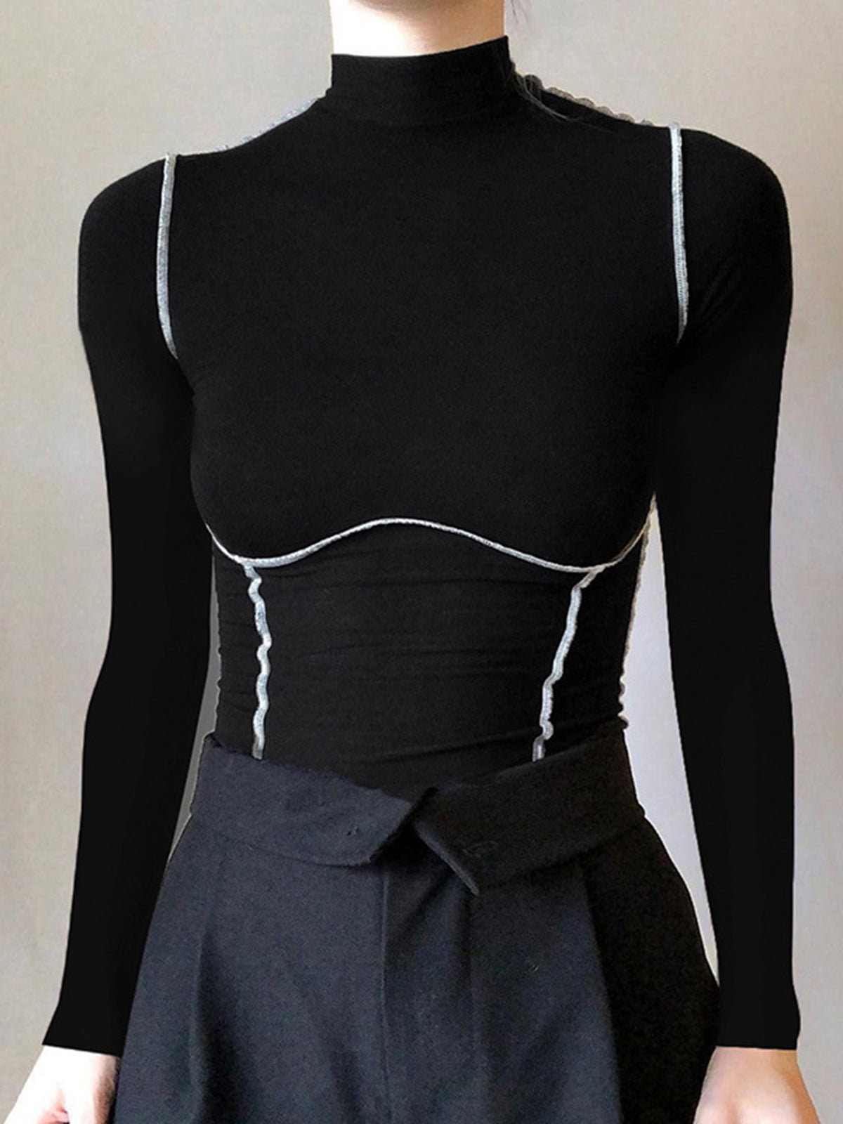 Martin | Kontrastiertes Mock Neck Langarmoberteil