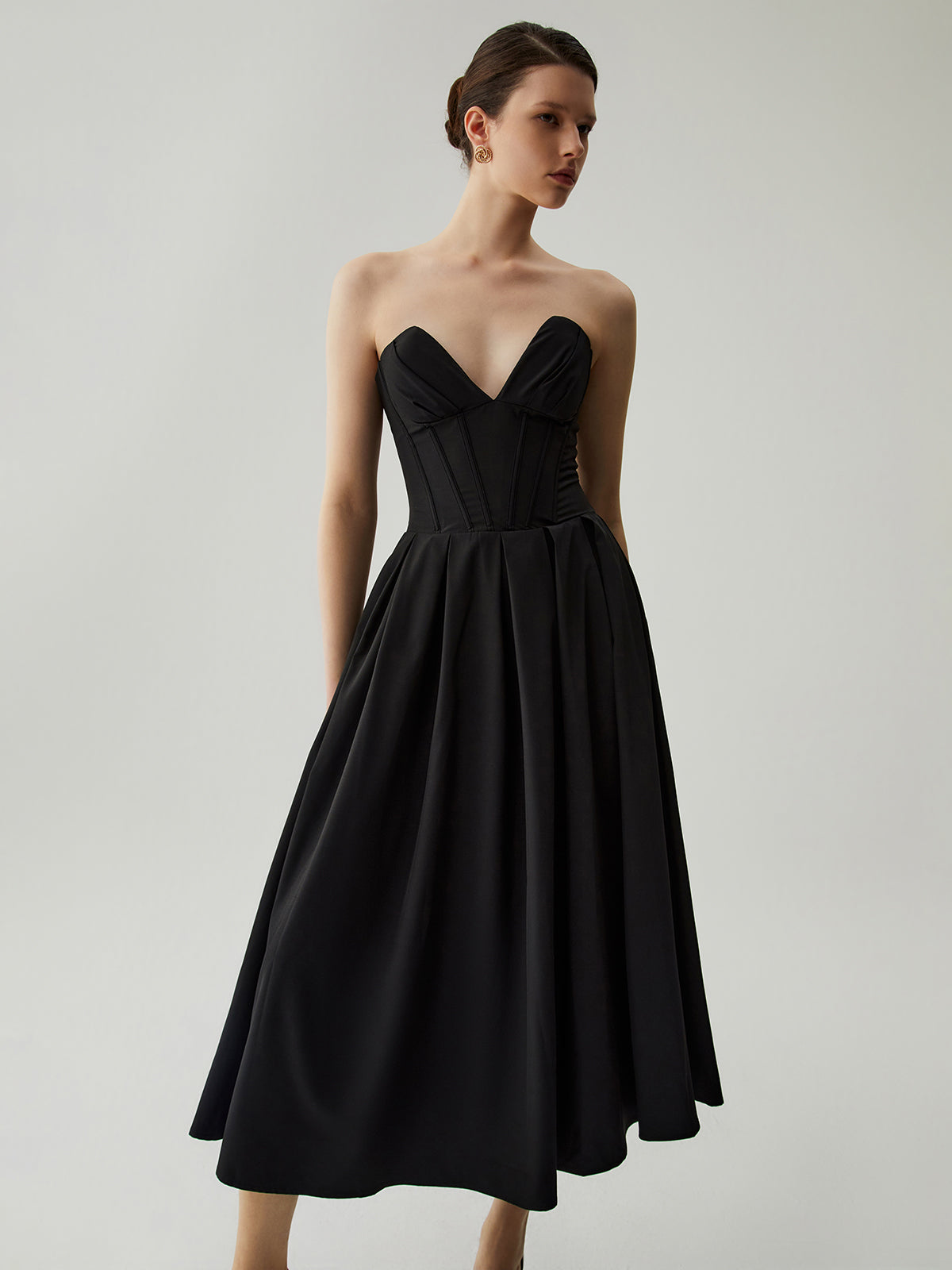 Klara | Midi-Kleid mit doppelten Taschen und Reißverschluss