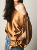 Sophie | Asymmetrische Satin-Bluse mit Kalt-Schulter