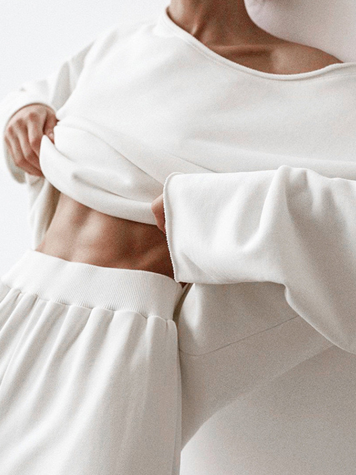 Leonie | Asymmetrisches, schulterfreies Sweatshirt