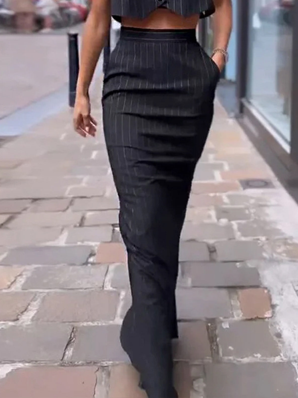 Clara | Elegantes Pinstripe Knopf-Crop-Rock-Set