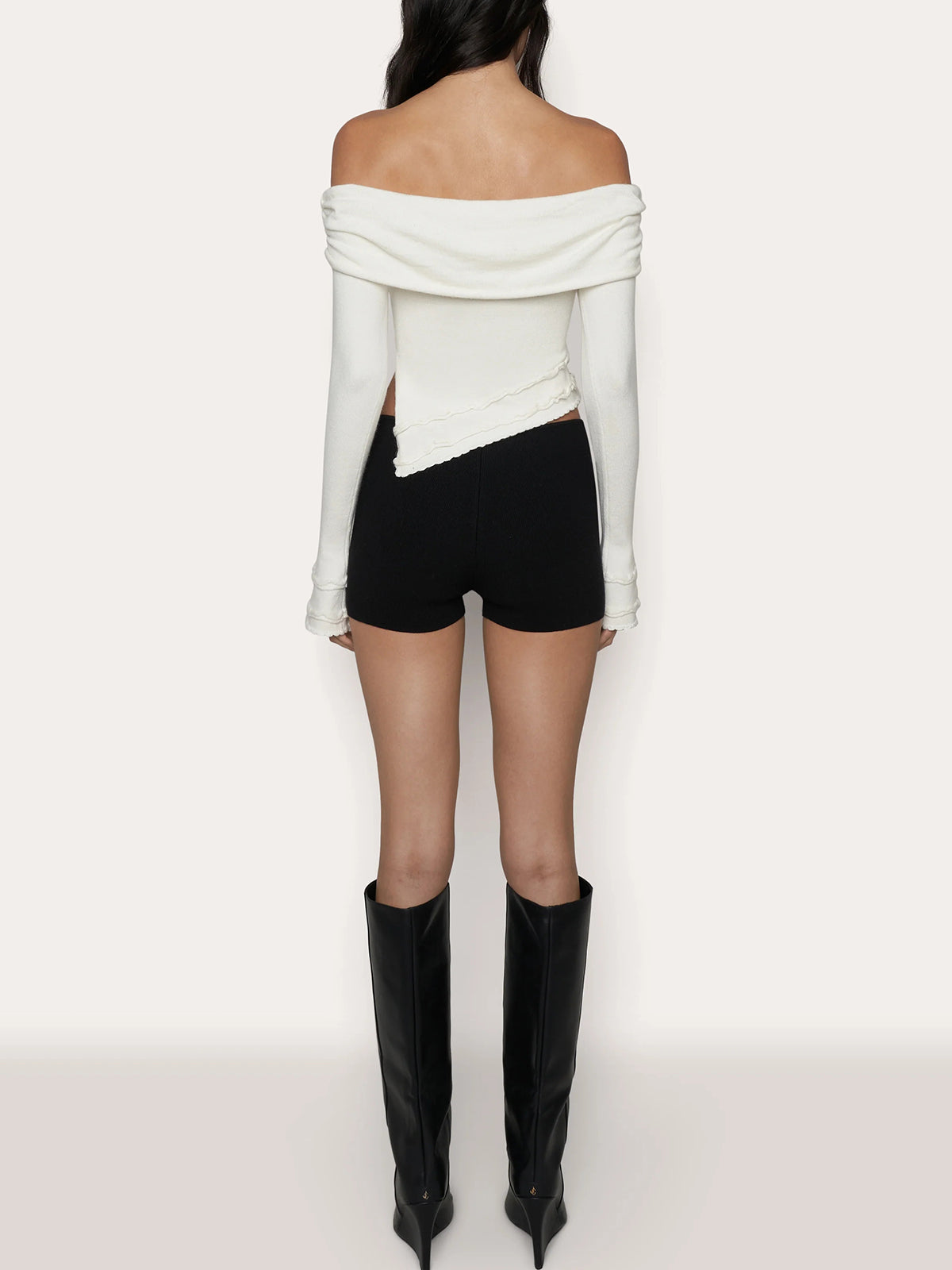 Sofia | Asymmetrisches Blumenstrick-Oberteil mit Schulteranschnitt