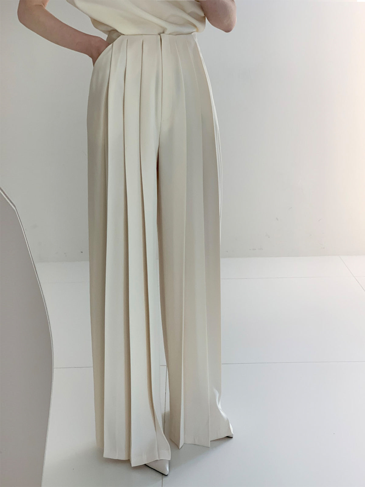 Clara | Elegante Plissierte High Waist Hose mit weitem Bein