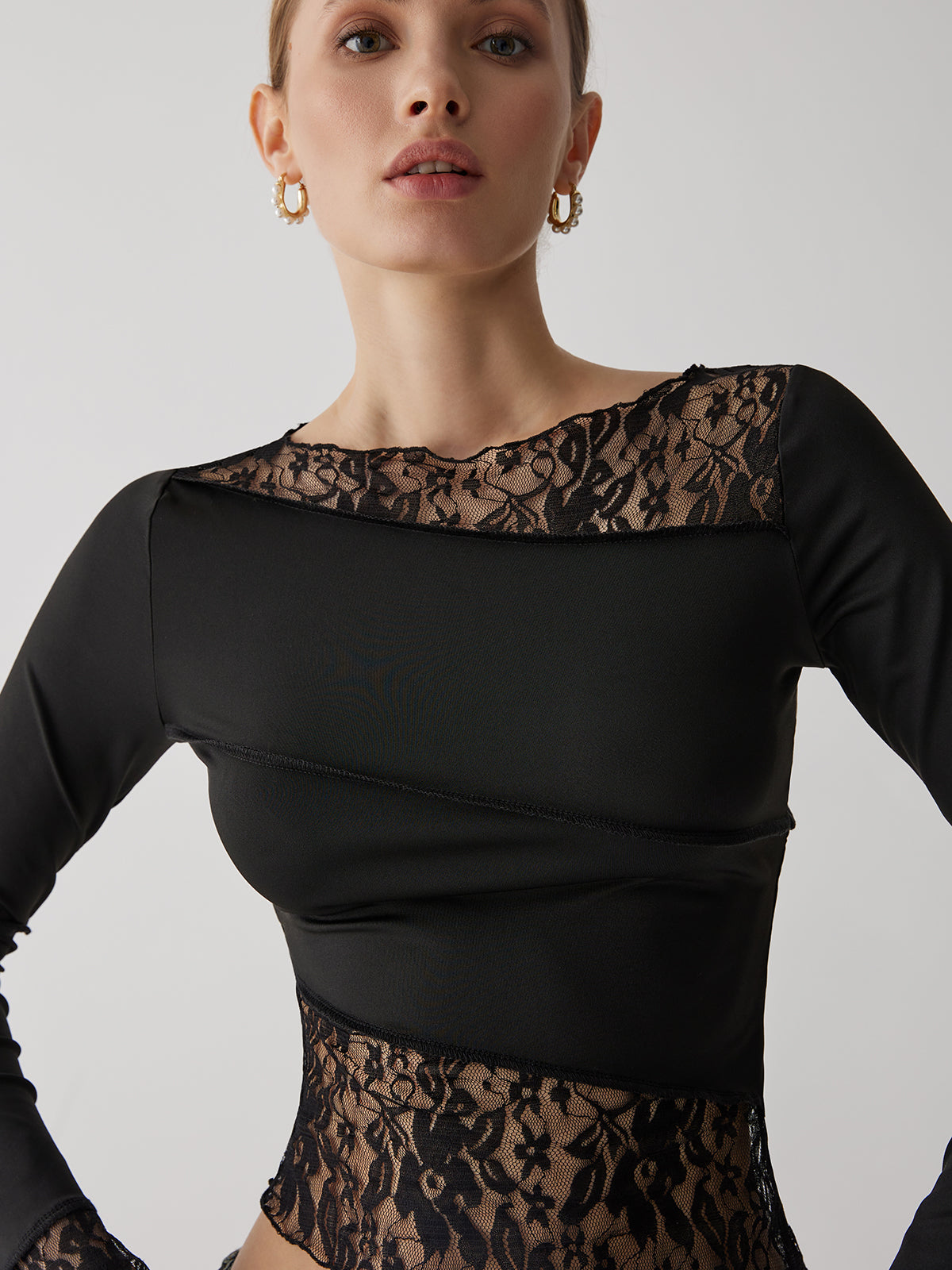 Isabella | Elegantes Patchwork-Lace Oberteil mit langen Ärmeln