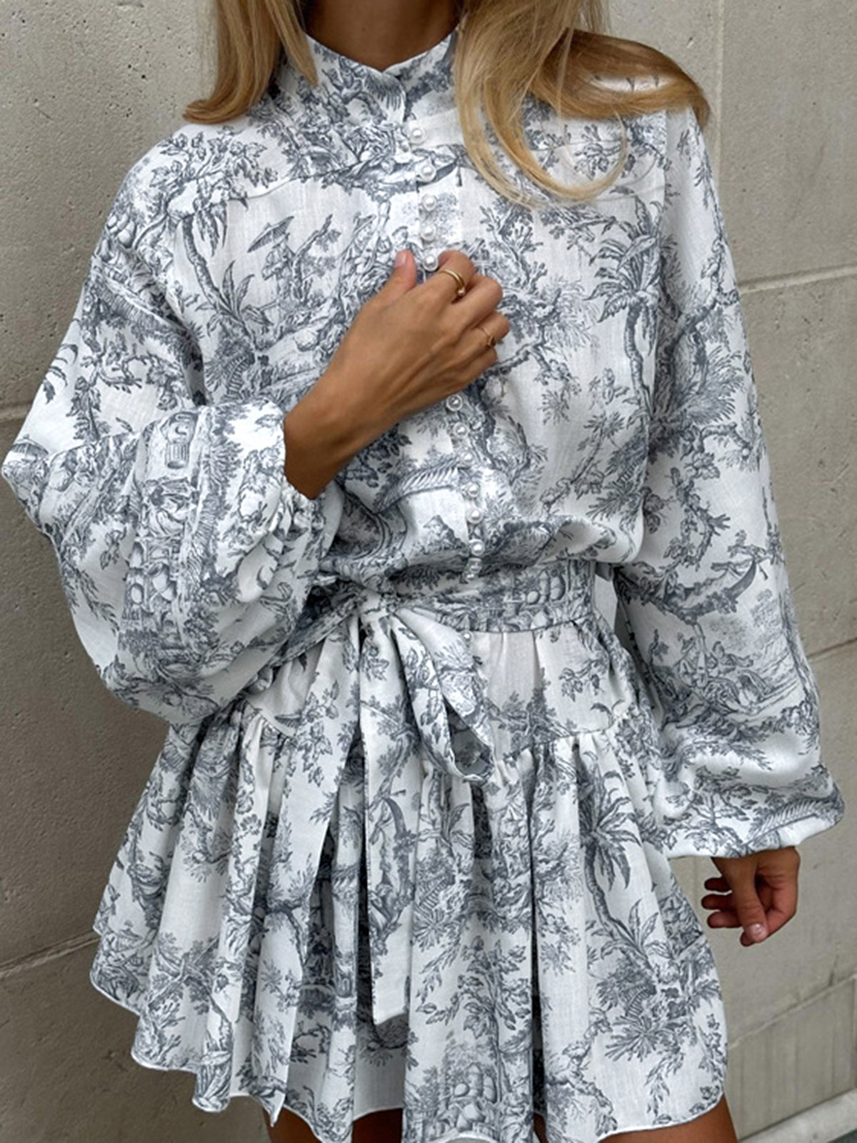 Clara | A-Linien-Kleid mit kunstvollem Druck