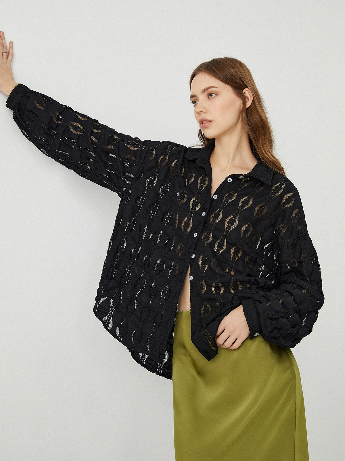 Clara | Romantische Spitzenschulterbluse