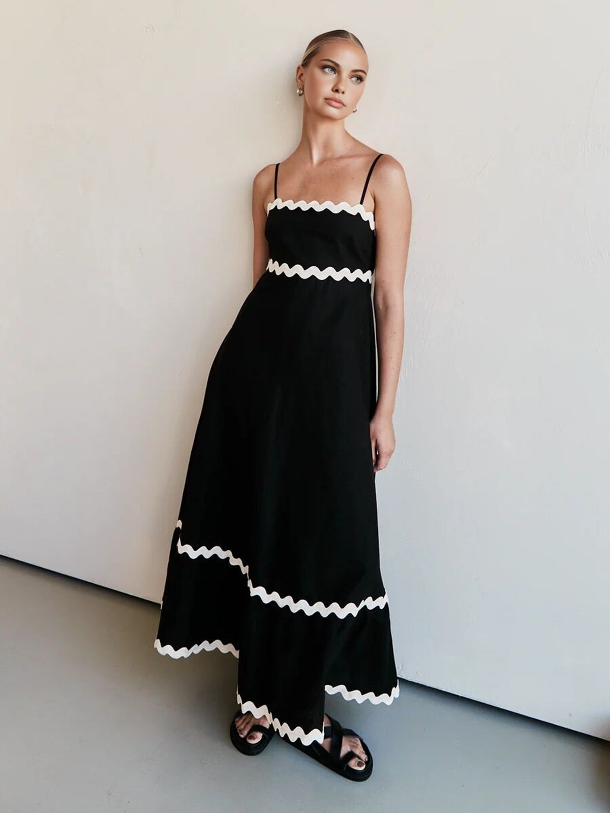 Clara | Langes Kleid mit Kontrast-Einfassung